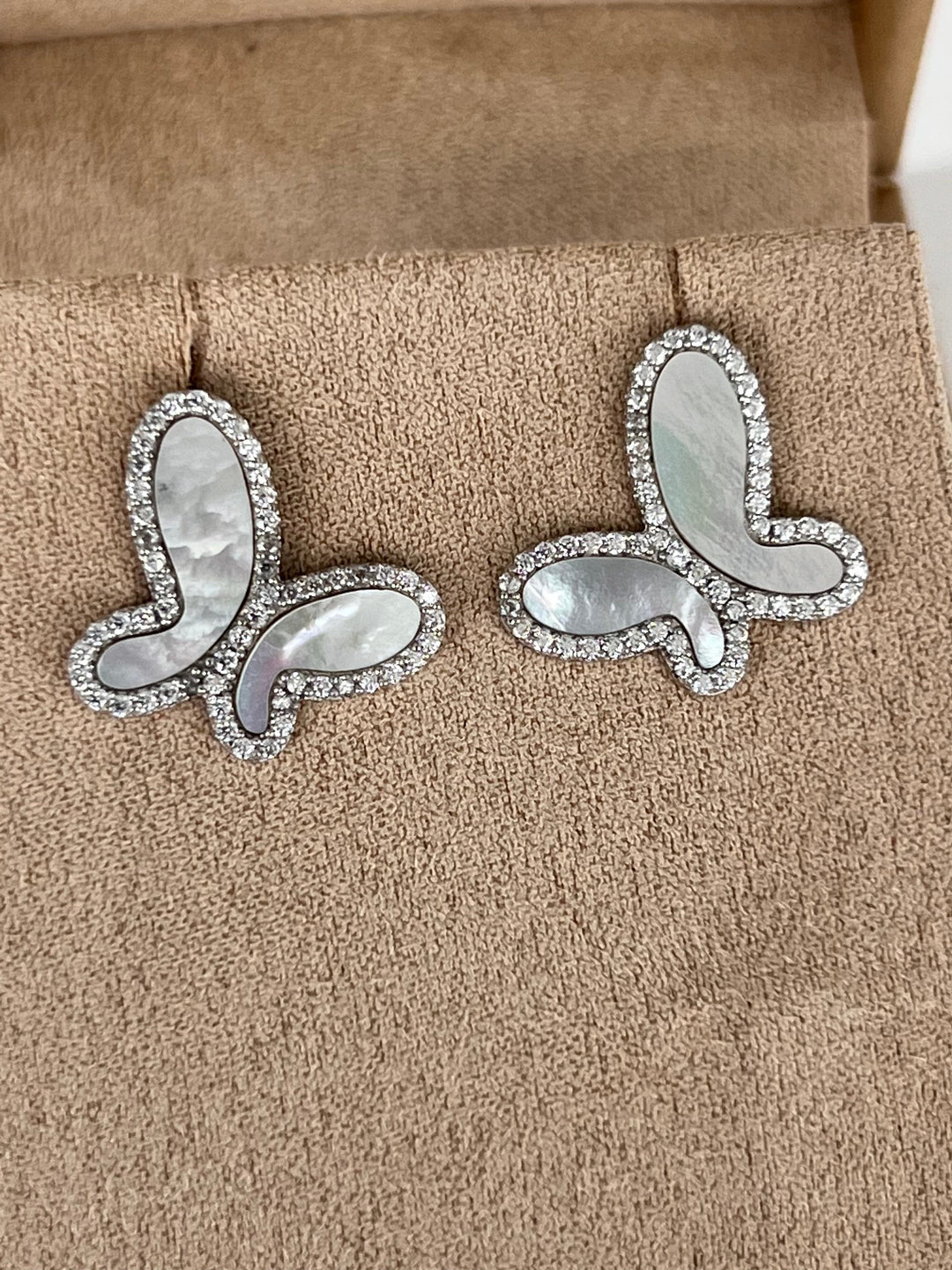 BUTTERFLY - アンコラ 2023 Silver Mother Of Pearl CZ Dangle Stud Butterfly Earring