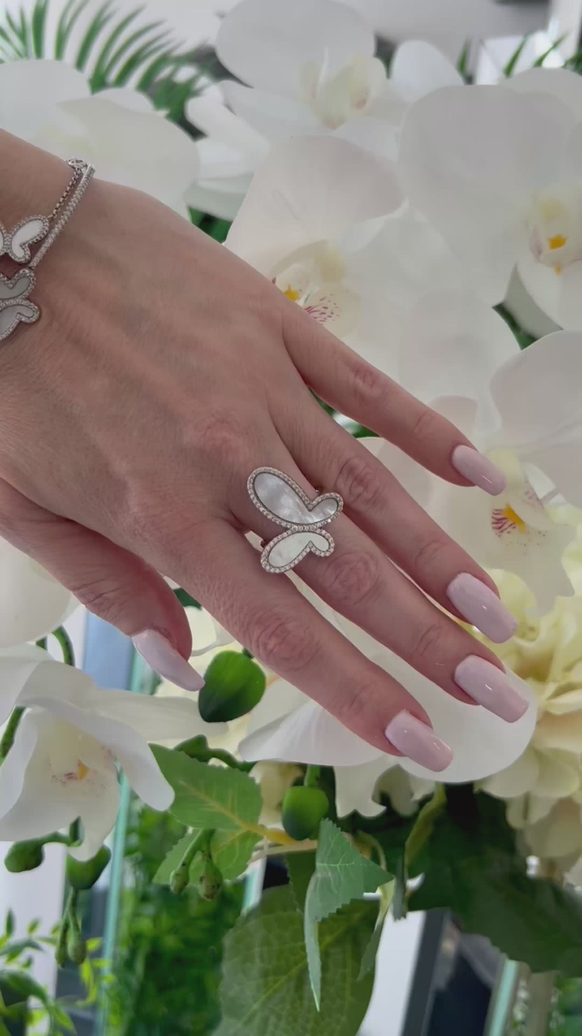 .925 Silver Ring w/ Mother Of Pearl Butterfly encrusted with Cubic Zirconia Jewelry
