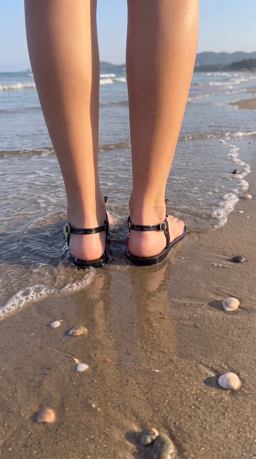 ALIANA Black Gel Beach Sandals